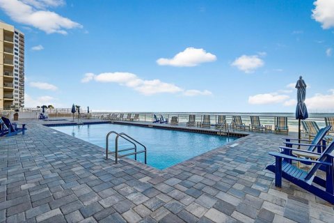 Condo in Daytona Beach Shores, Florida, 3 bedrooms № 2167053 - photo 29