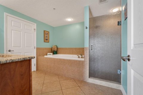 Condo in Daytona Beach Shores, Florida, 3 bedrooms № 2167053 - photo 13