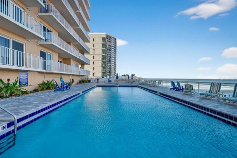Condo in Daytona Beach Shores, Florida, 3 bedrooms № 2167053 - photo 30