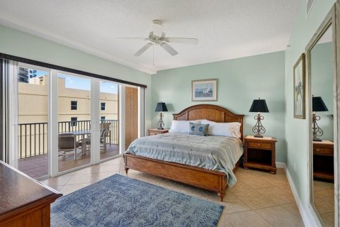 Condo in Daytona Beach Shores, Florida, 3 bedrooms № 2167053 - photo 9