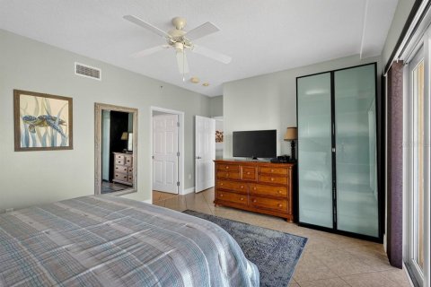 Condo in Daytona Beach Shores, Florida, 3 bedrooms № 2167053 - photo 10