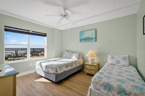 Condo in Daytona Beach Shores, Florida, 3 bedrooms № 2167053 - photo 22