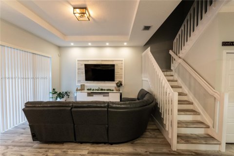 Touwnhouse à vendre à Miami, Floride: 3 chambres, 176.33 m2 № 1955709 - photo 17