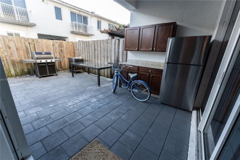 Touwnhouse à vendre à Miami, Floride: 3 chambres, 176.33 m2 № 1955709 - photo 21