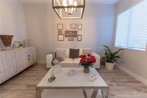 Touwnhouse à vendre à Miami, Floride: 3 chambres, 176.33 m2 № 1955709 - photo 6