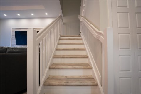 Touwnhouse à vendre à Miami, Floride: 3 chambres, 176.33 m2 № 1955709 - photo 26