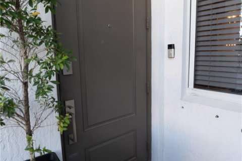 Touwnhouse à vendre à Miami, Floride: 3 chambres, 176.33 m2 № 1955709 - photo 3