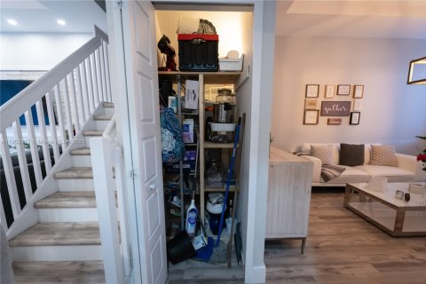 Touwnhouse à vendre à Miami, Floride: 3 chambres, 176.33 m2 № 1955709 - photo 25