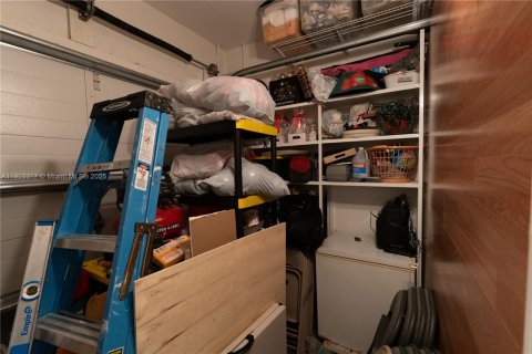 Touwnhouse à vendre à Miami, Floride: 3 chambres, 176.33 m2 № 1955709 - photo 9