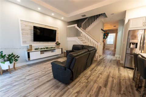 Touwnhouse à vendre à Miami, Floride: 3 chambres, 176.33 m2 № 1955709 - photo 16