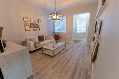 Touwnhouse à vendre à Miami, Floride: 3 chambres, 176.33 m2 № 1955709 - photo 7