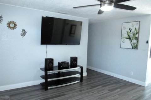 Casa en venta en Largo, Florida, 4 dormitorios, 93.83 m2 № 1736843 - foto 6