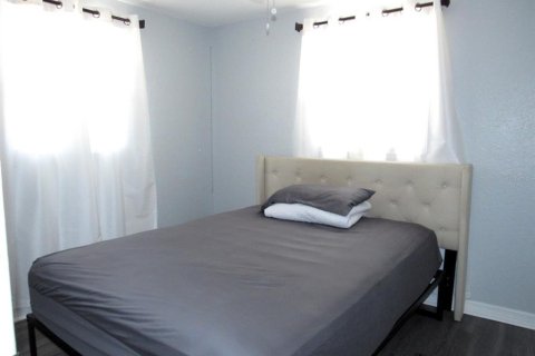 Casa en venta en Largo, Florida, 4 dormitorios, 93.83 m2 № 1736843 - foto 11