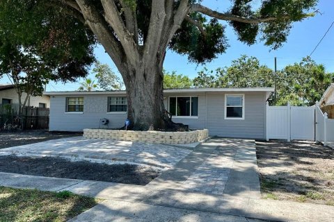 Casa en venta en Largo, Florida, 4 dormitorios, 93.83 m2 № 1736843 - foto 1
