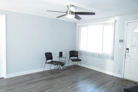 Casa en venta en Largo, Florida, 4 dormitorios, 93.83 m2 № 1736843 - foto 4