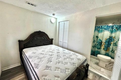 Casa en venta en Largo, Florida, 4 dormitorios, 93.83 m2 № 1736843 - foto 14