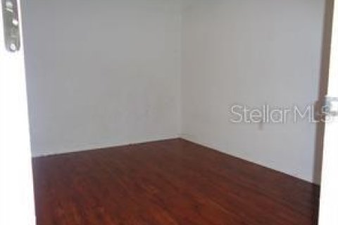 Townhouse in Davenport, Florida 4 bedrooms, 168.25 sq.m. № 1914094 - photo 5