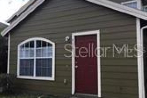 Townhouse in Davenport, Florida 4 bedrooms, 168.25 sq.m. № 1914094 - photo 1