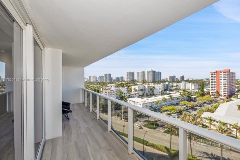 Condominio en venta en Hallandale Beach, Florida, 2 dormitorios, 102.19 m2 № 1627899 - foto 10