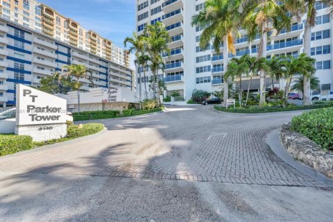 Condominio en venta en Hallandale Beach, Florida, 2 dormitorios, 102.19 m2 № 1627899 - foto 30