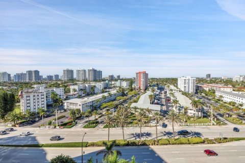 Condominio en venta en Hallandale Beach, Florida, 2 dormitorios, 102.19 m2 № 1627899 - foto 11