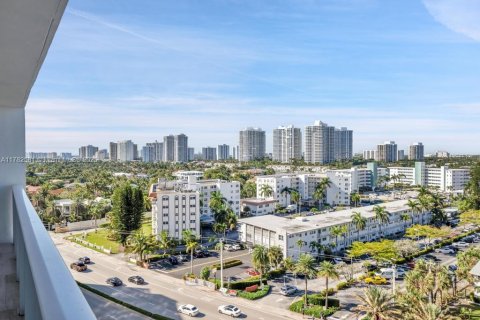 Condominio en venta en Hallandale Beach, Florida, 2 dormitorios, 102.19 m2 № 1627899 - foto 12
