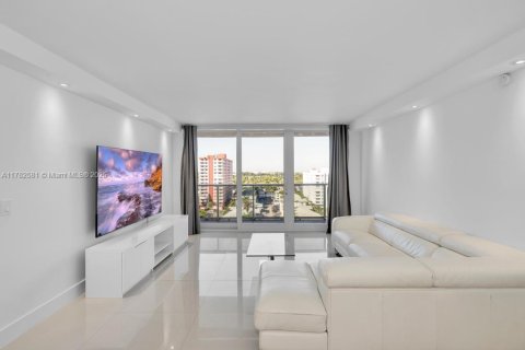 Condominio en venta en Hallandale Beach, Florida, 2 dormitorios, 102.19 m2 № 1627899 - foto 4