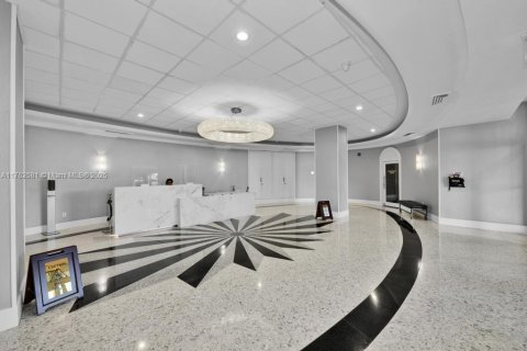 Condominio en venta en Hallandale Beach, Florida, 2 dormitorios, 102.19 m2 № 1627899 - foto 29