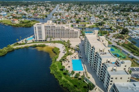 Copropriété à vendre à Hudson, Floride: 2 chambres, 88.26 m2 № 1766182 - photo 1