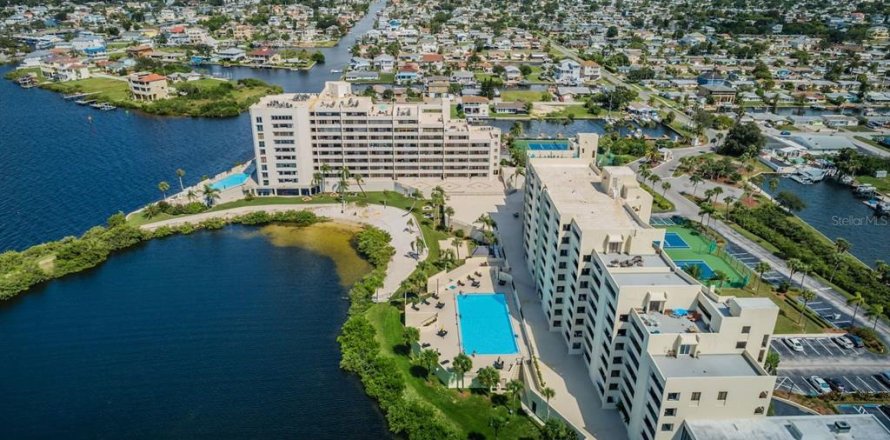 Condo à Hudson, Floride, 2 chambres  № 1766182