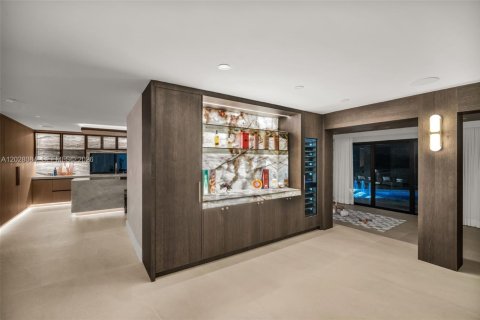 Villa ou maison à vendre à Hollywood, Floride: 6 chambres, 466.28 m2 № 2085460 - photo 19