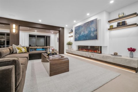 Villa ou maison à vendre à Hollywood, Floride: 6 chambres, 466.28 m2 № 2085460 - photo 15