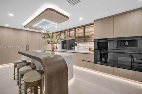 Villa ou maison à vendre à Hollywood, Floride: 6 chambres, 466.28 m2 № 2085460 - photo 29