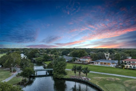 Villa ou maison à vendre à Hollywood, Floride: 6 chambres, 466.28 m2 № 2085460 - photo 4