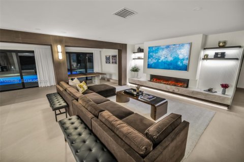 Villa ou maison à vendre à Hollywood, Floride: 6 chambres, 466.28 m2 № 2085460 - photo 12