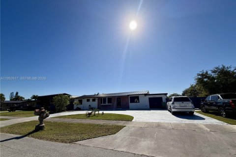 Casa en alquiler en Homestead, Florida, 4 dormitorios, 168.34 m2 № 2010381 - foto 3