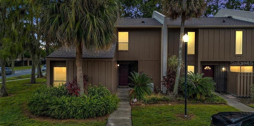 Adosado en Orlando, Florida 2 dormitorios, 145.21 m2 № 1880431