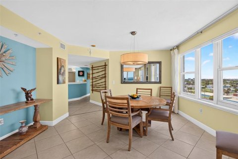 Condo in Daytona Beach, Florida, 3 bedrooms  № 2234410 - photo 18
