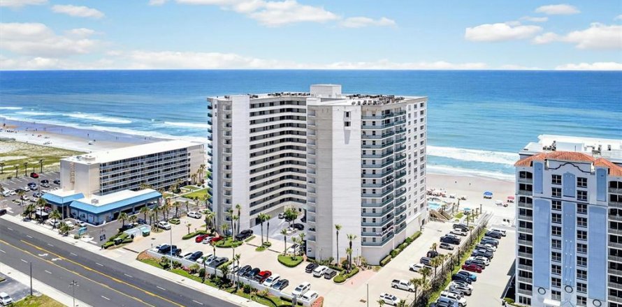 Condo in Daytona Beach, Florida, 3 bedrooms  № 2234410