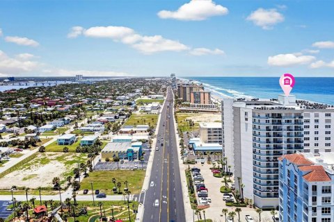 Condo in Daytona Beach, Florida, 3 bedrooms  № 2234410 - photo 3