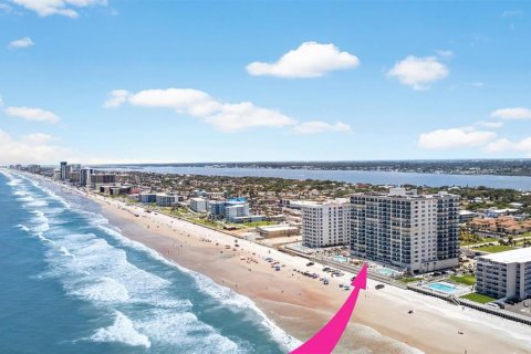 Condo in Daytona Beach, Florida, 3 bedrooms  № 2234410 - photo 9