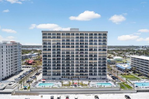 Condo in Daytona Beach, Florida, 3 bedrooms  № 2234410 - photo 8