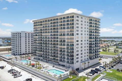 Condo in Daytona Beach, Florida, 3 bedrooms  № 2234410 - photo 7