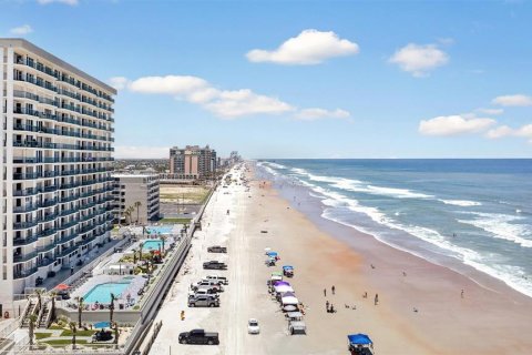 Condo in Daytona Beach, Florida, 3 bedrooms  № 2234410 - photo 11
