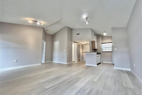 Кондоминиум с 2 спальнями в Окленд-Парк, Флорида № 2049426