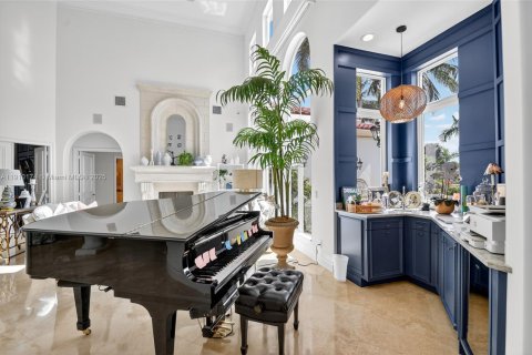 House in Palm Beach Gardens, Florida 5 bedrooms, 561.59 sq.m. № 1971278 - photo 12