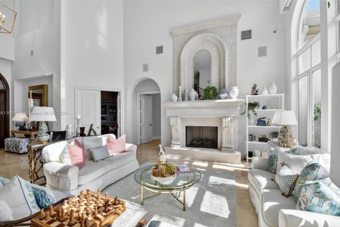 House in Palm Beach Gardens, Florida 5 bedrooms, 561.59 sq.m. № 1971278 - photo 10