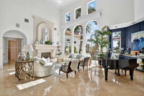 House in Palm Beach Gardens, Florida 5 bedrooms, 561.59 sq.m. № 1971278 - photo 11