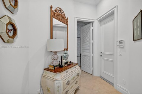 House in Palm Beach Gardens, Florida 5 bedrooms, 561.59 sq.m. № 1971278 - photo 20