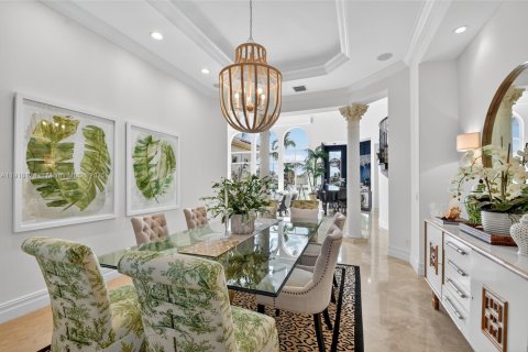 House in Palm Beach Gardens, Florida 5 bedrooms, 561.59 sq.m. № 1971278 - photo 16